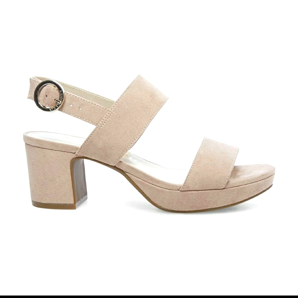 Woman's nude block heels